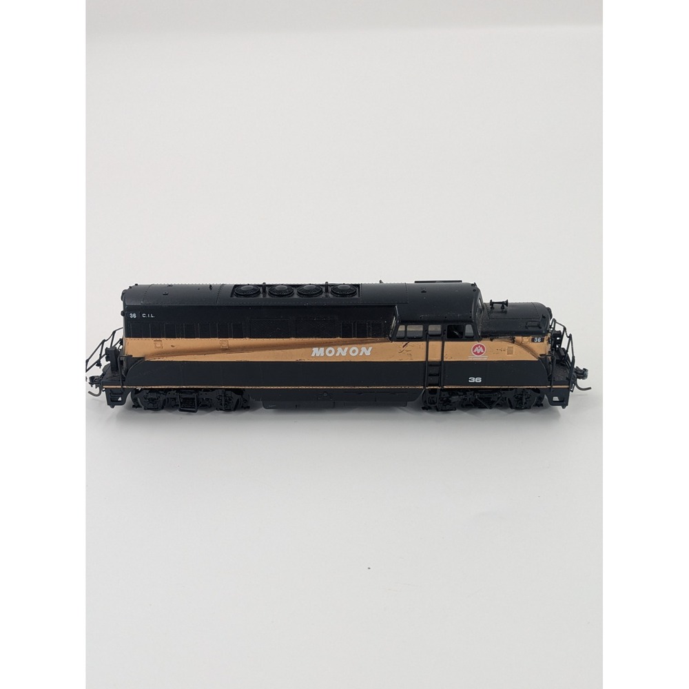 Life-Like Proto 2000 Monon #36 BL2 Diesel Locomotive HO Scale